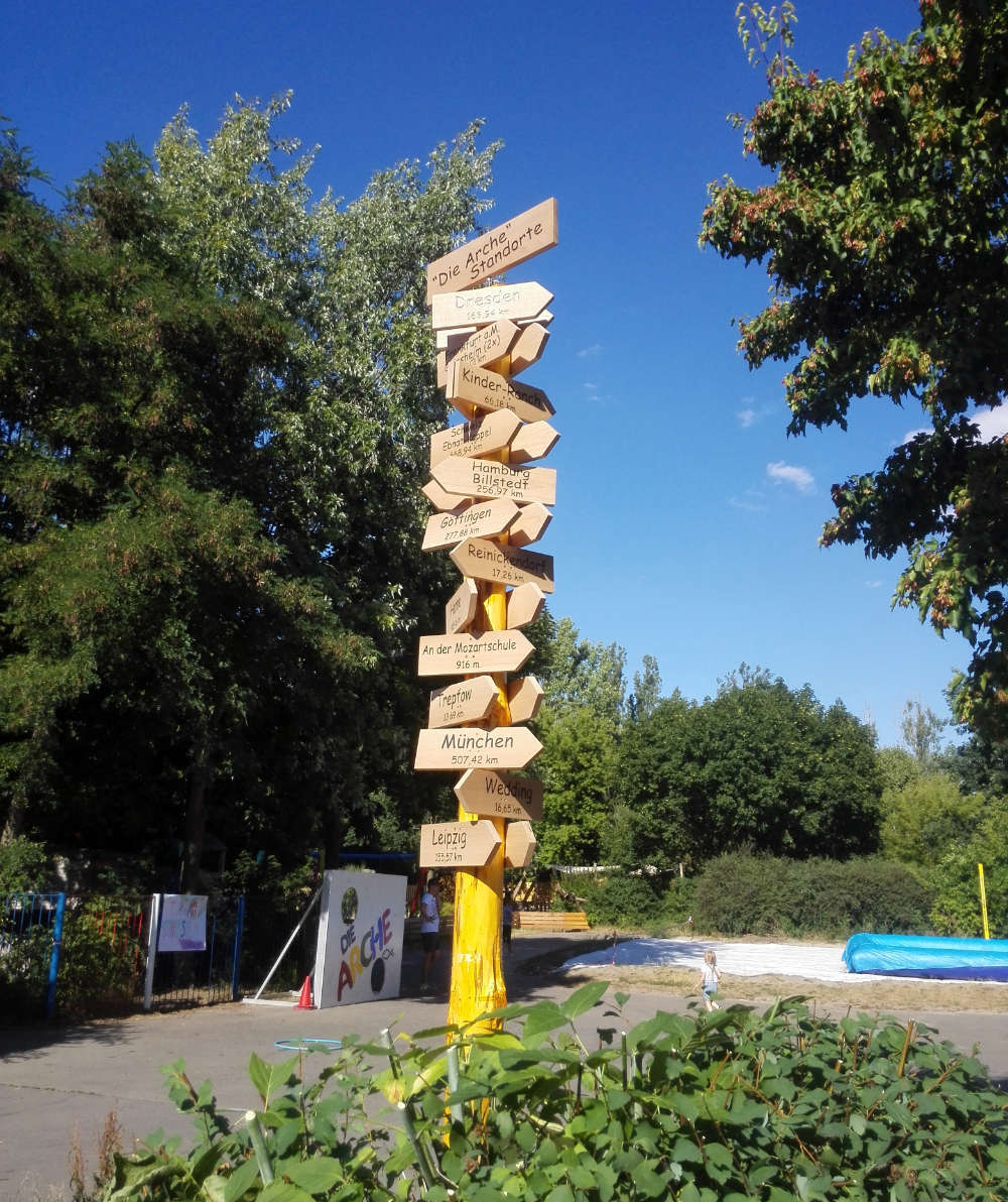Galgenausleger für Pferdehof, Lärchenholz mit Schnörkel