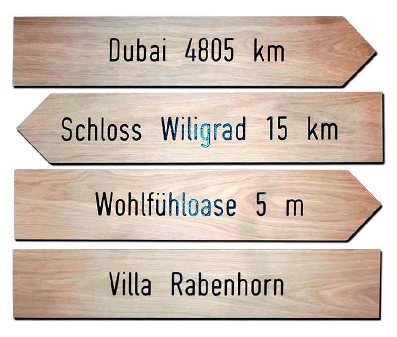 Hinweisschilder aus heimischem Eichenholz.